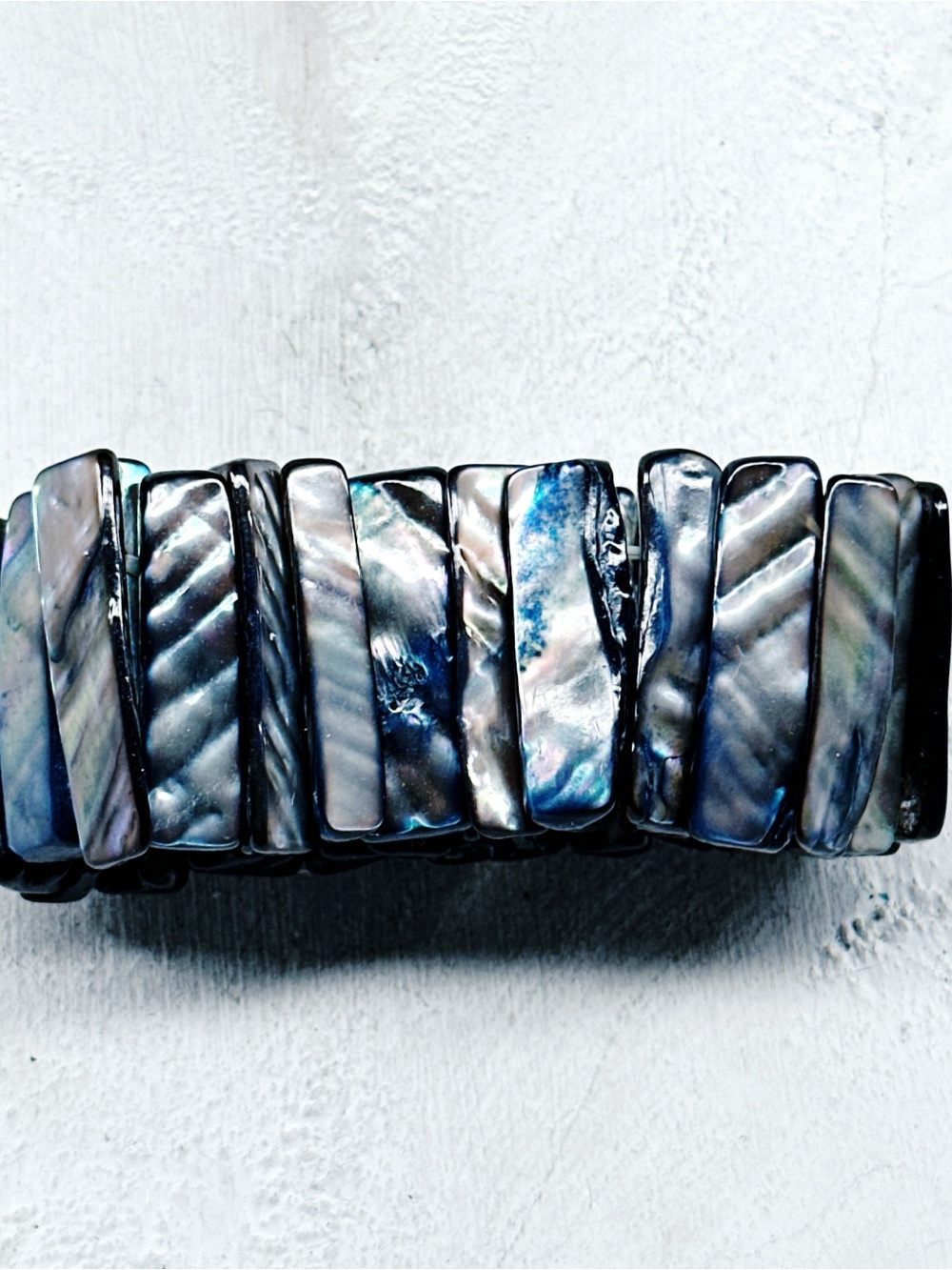 3037u. Navy Shell Bracelet Stretch